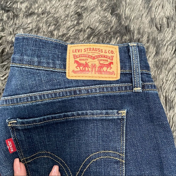 Levi Jeans - Picture 2 of 6